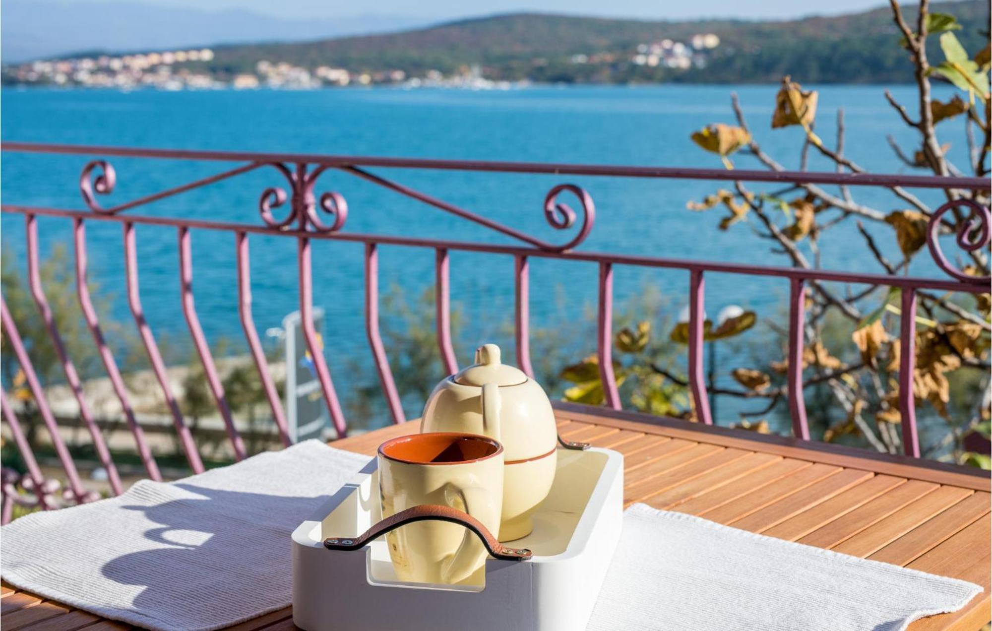 Gorgeous Apartment In Cizici With House Sea View Zewnętrze zdjęcie