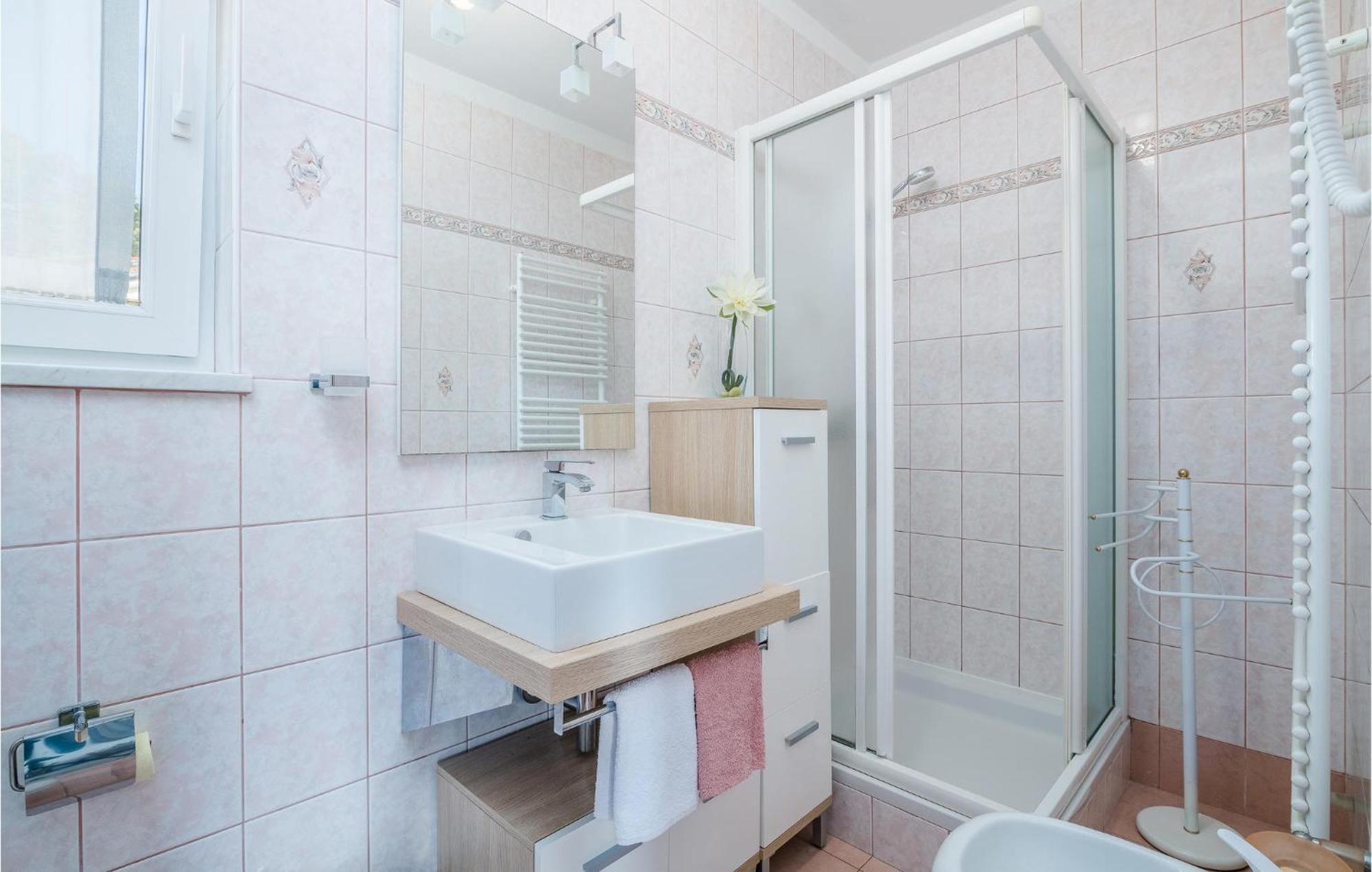 Gorgeous Apartment In Cizici With House Sea View Zewnętrze zdjęcie