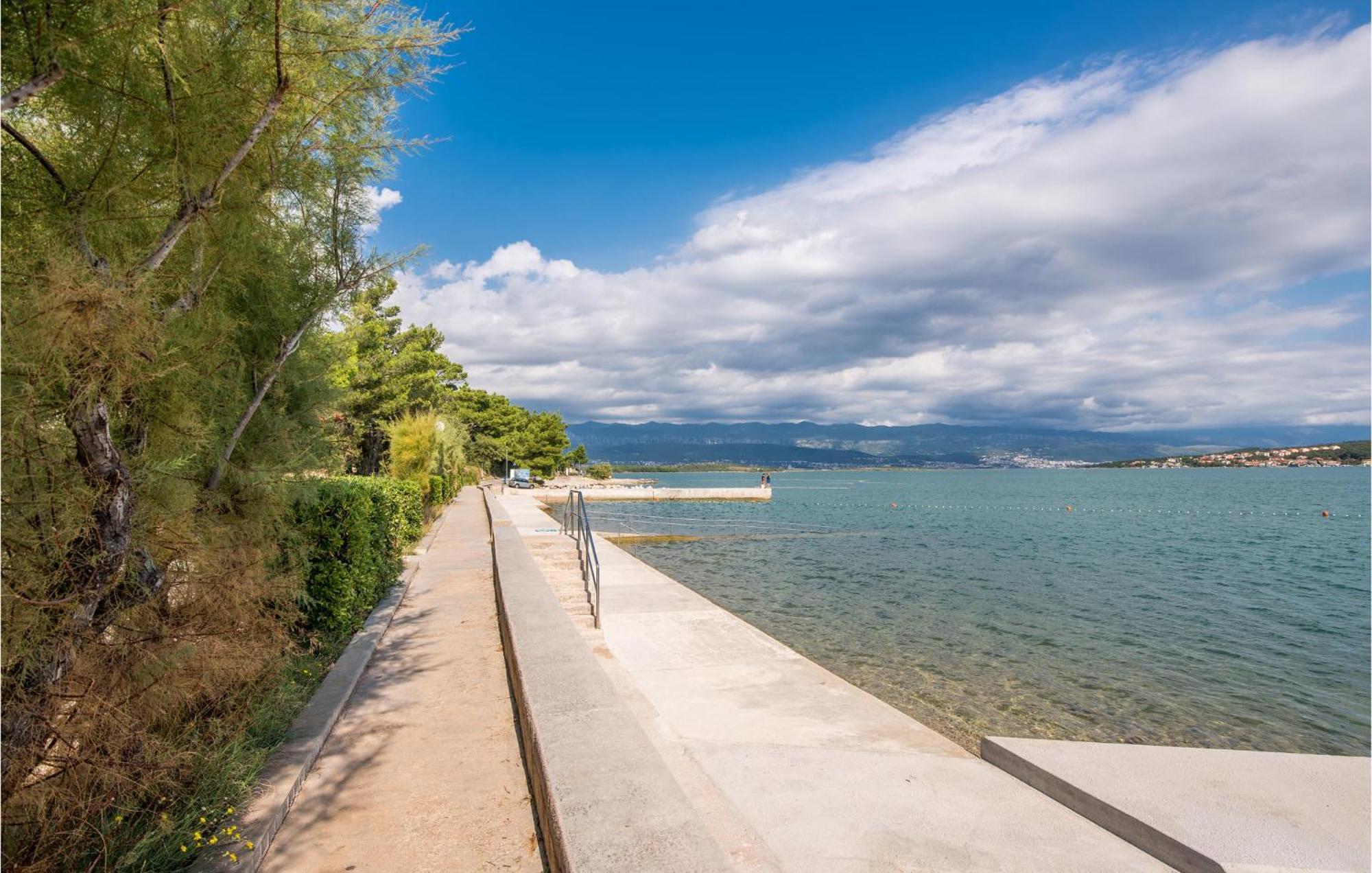 Gorgeous Apartment In Cizici With House Sea View Zewnętrze zdjęcie