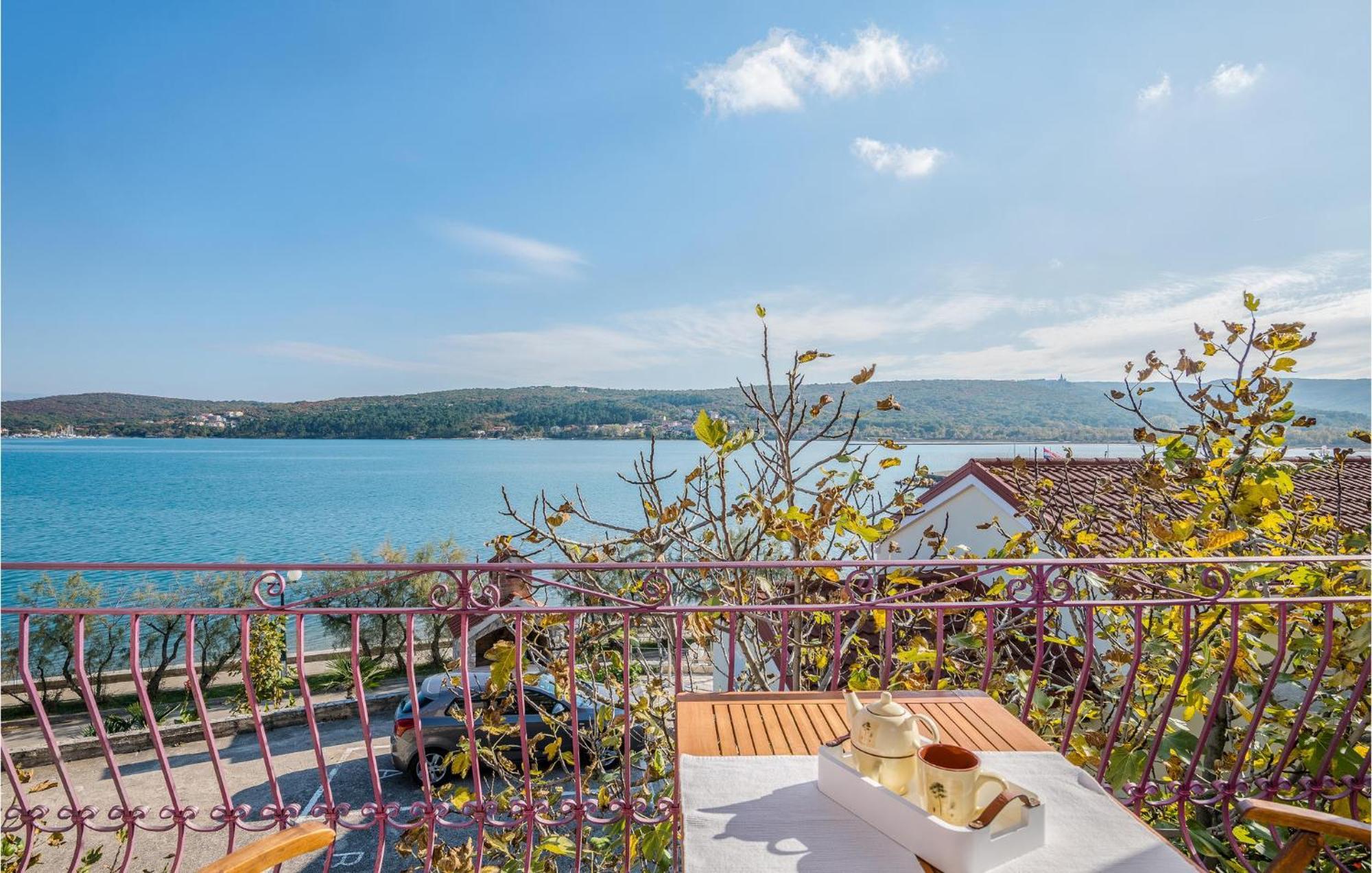 Gorgeous Apartment In Cizici With House Sea View Zewnętrze zdjęcie