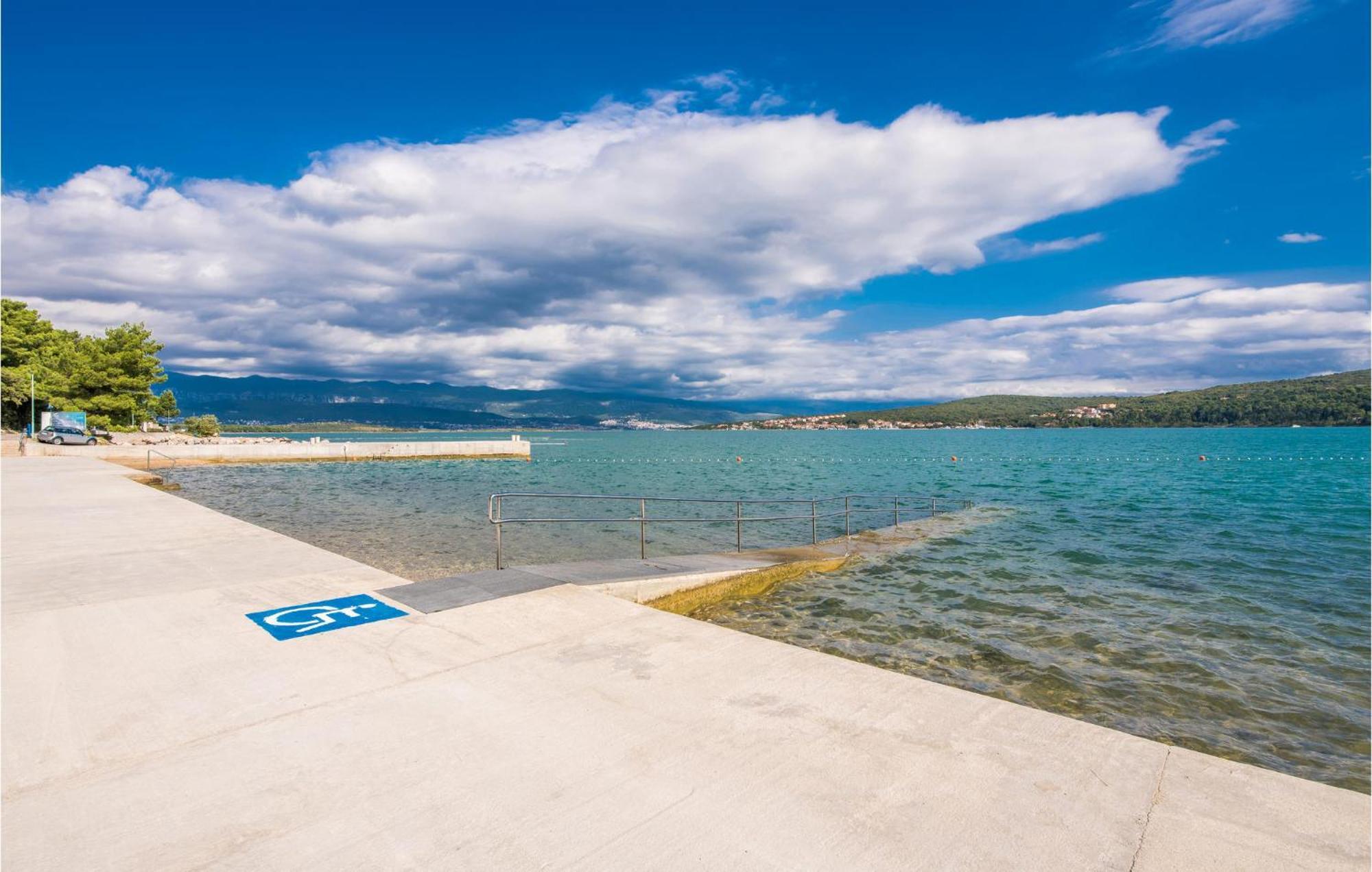 Gorgeous Apartment In Cizici With House Sea View Zewnętrze zdjęcie