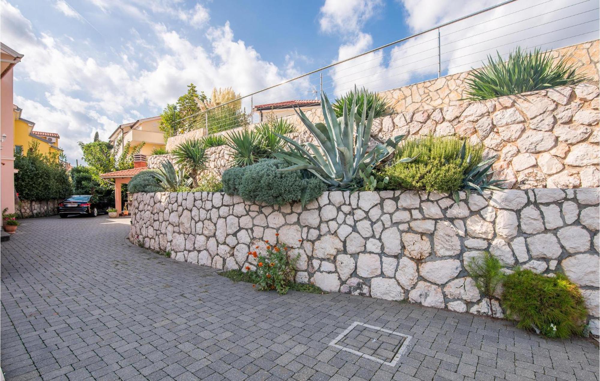 Gorgeous Apartment In Cizici With House Sea View Zewnętrze zdjęcie